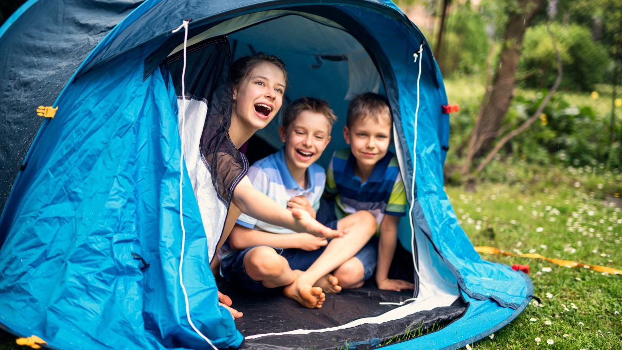 Expert Tips for Camping in the Rain: How to Stay Dry and Comfortable?