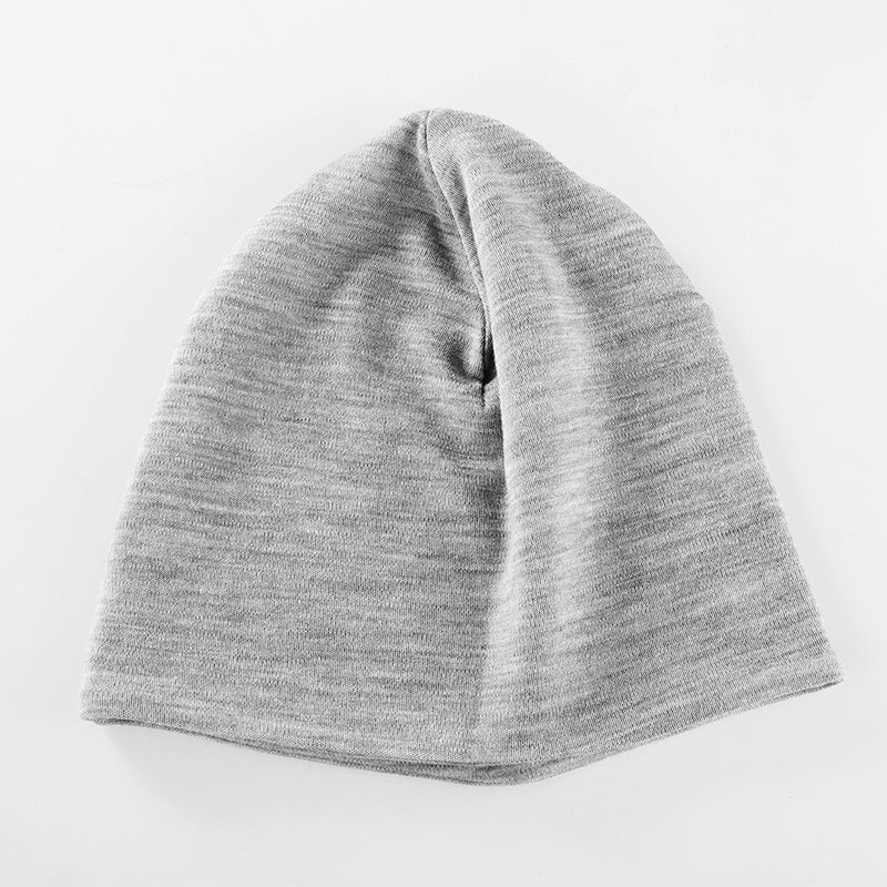 Warm and breathable 240g Merino wool beanie, naturally odor-resistant and perfect for keeping cozy in cold weather.