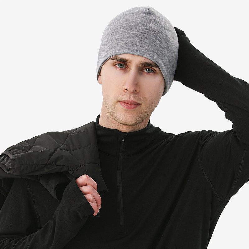 Warm and breathable 240g Merino wool beanie, naturally odor-resistant and perfect for keeping cozy in cold weather.