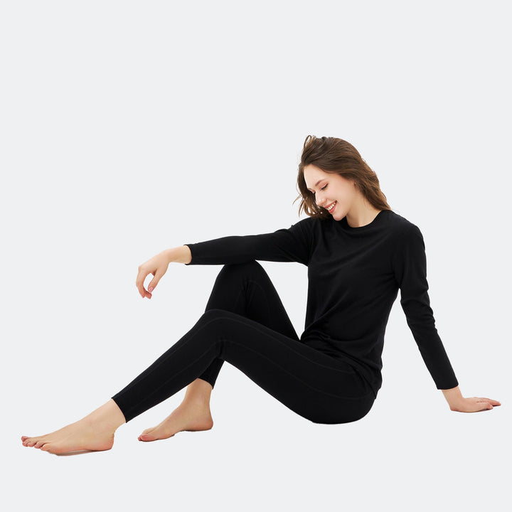Midweight merino wool leggings that wick moisture, keep you dry, and maintain comfort during long outdoor adventures
